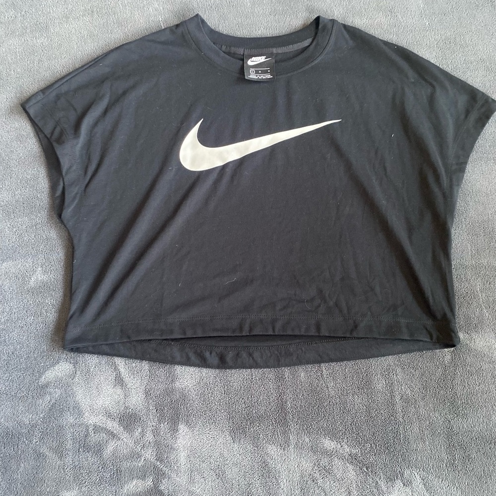 Nike black short sleeve crop top